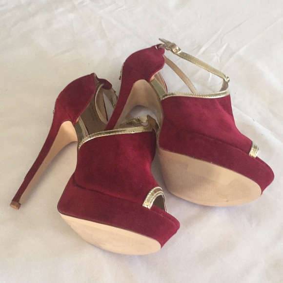 Shoes - Picture 4 of 5